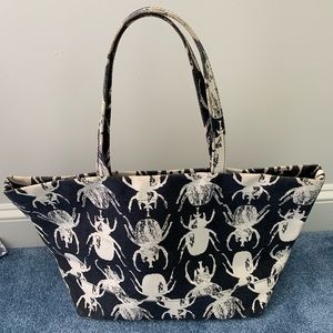 India Hicks Eleuthera Tote in Navy Beetle